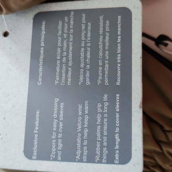 NWT Calikids size 2- 4 waterproof mittens with zippers - Picture 8 of 8